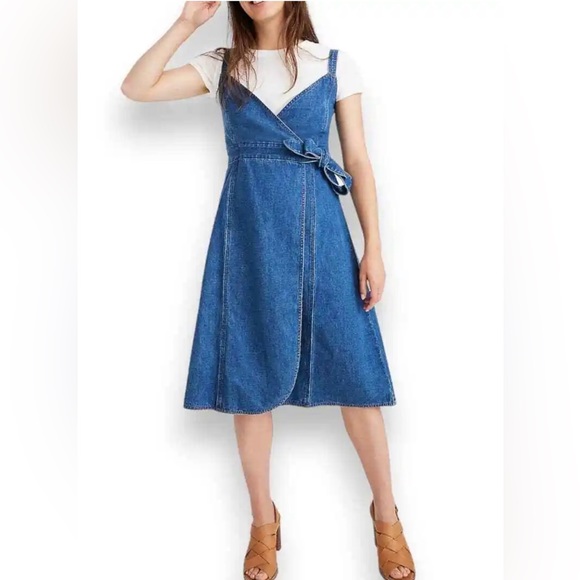Madewell Dresses & Skirts - Madwell woman’s blue denim, tie ft, midi, wrap dress, SZ 14, boho, coastal